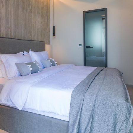Anadeo Villas & Suites Exanthia Екстериор снимка