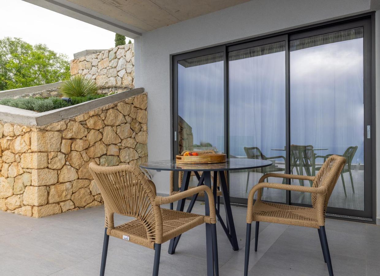 Anadeo Villas & Suites Exanthia Екстериор снимка