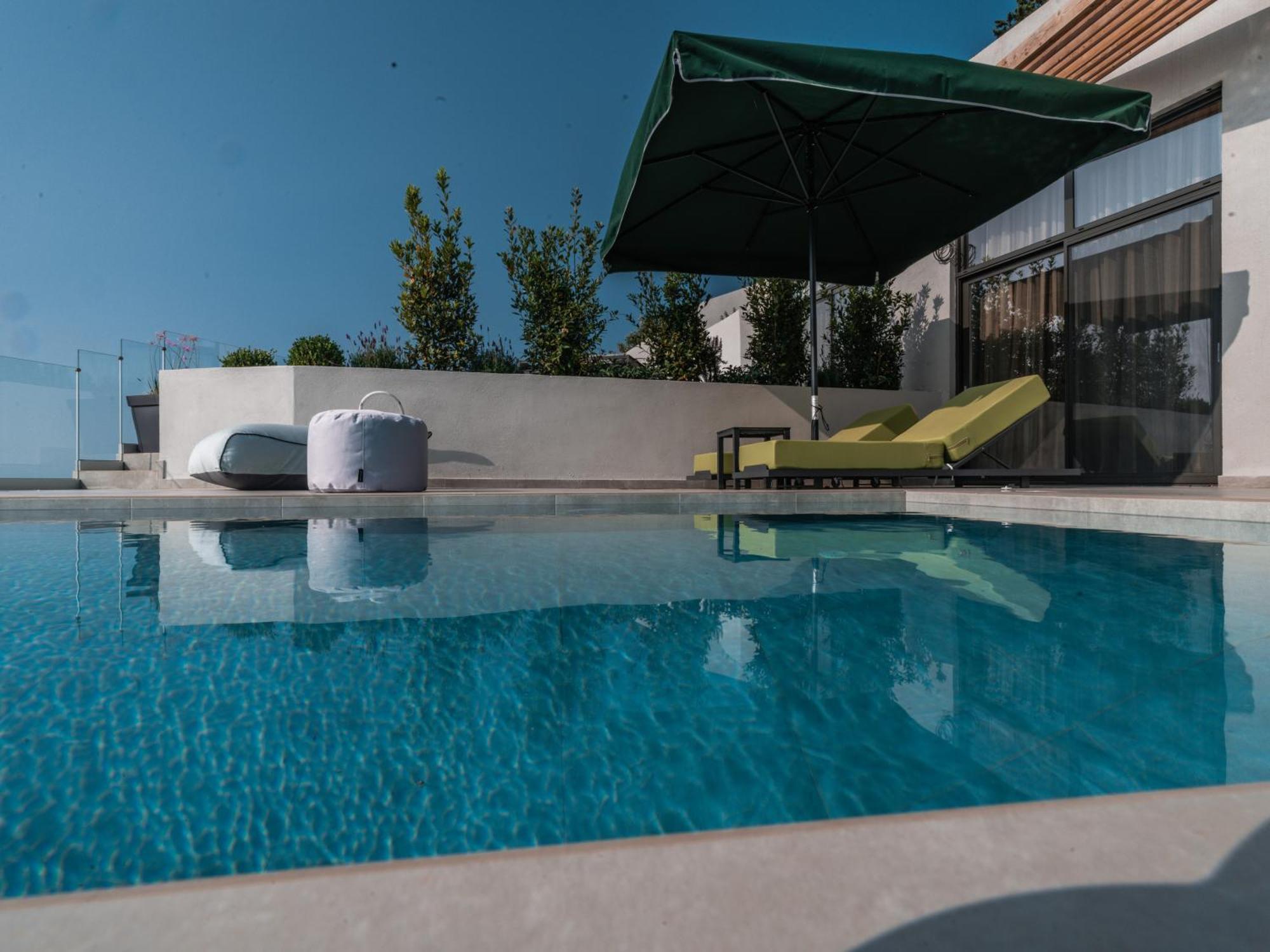 Anadeo Villas & Suites Exanthia Екстериор снимка
